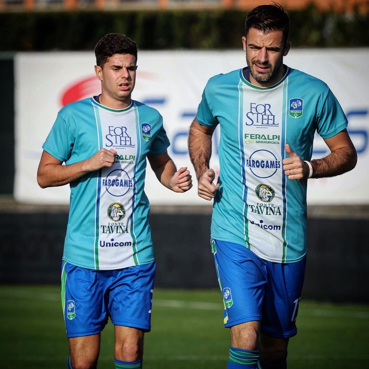unionbrescia's tweet photo. WARM UP 🔥 

#NoiSiamoiLeonidelGarda
#FERVPS
#SerieC https://t.co/9hn8f0YHoz