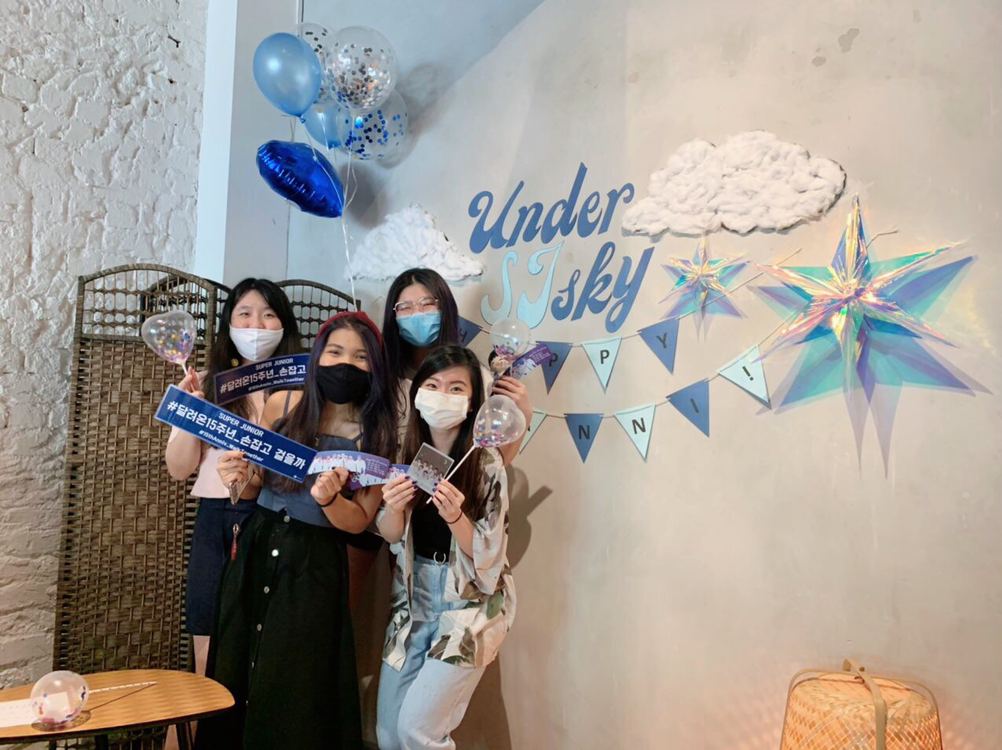 UnderSJSKY's tweet photo. After 3 days, #UnderSJSky has come to an end! ๐ฅณ
Thank you for all for coming down for SJโs 15th anni event!!
It's not an end, it's an and.
No 15, Yes 50!!!!๐๐๐
#์ํผ์ฃผ๋์ด_15์ฃผ๋
_๋ค_์ฃฝ์ฌ
#๋ฌ๋ ค์จ15์ฃผ๋
_์์ก๊ณ ๊ฑธ์๊น
#์ํผ์ฃผ๋์ด #SuperJunior #15thAnniv_WalkTogether https://t.co/5fYqEW19nC