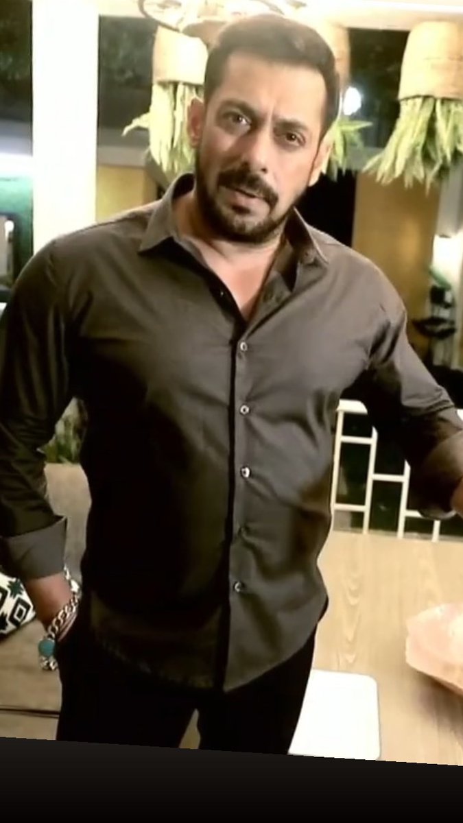 SalmanK12853399's tweet photo. โโ-"54 Age? Really ๐ฅฐ What A
Charming Man ๐๐๐ฅฐ
::-:
#SalmanBhai Ap To 25 Ke Laundo Takkar De Rahe Ho ๐ค
:-::
#MaashAllah @BeingSalmanKhan #Bhai ๐ ๐ ๐๐ป๐
::-:
#BiggBoss14 #BB14 #BiggBoss2020
#BeingSalmanKhan #SalmanKhan https://t.co/lOHgq0eAu1