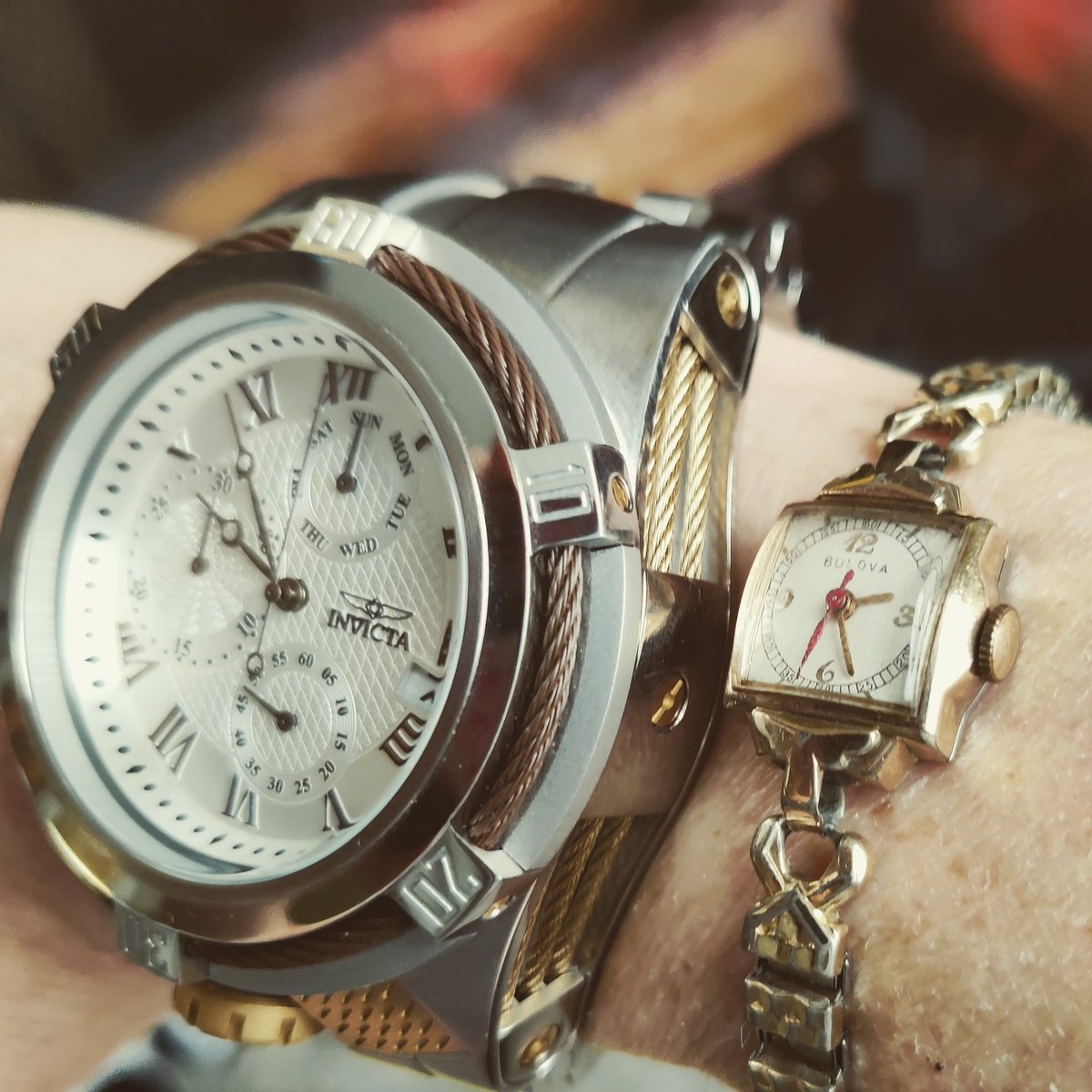WatchYouKnow1's tweet photo. Watches of the Day: Largest Watch I have vs. smallest. 53mm invicta Bolt vs. 1957 15 mm Bulova LS
Check out my YouTube channel:
https://t.co/psiq7Ll3en
#bulova #invictawatch #largewatch #smallwatch #vintagewatch #vintagebulova #ladieswatch #watchesofinstagram #rolex https://t.co/jdbCUfaCH7