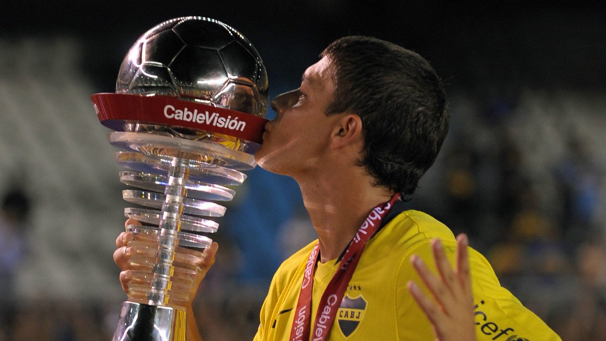 PlanetaBoca's tweet photo. 🎂🥳 ¡Feliz cumpleaños, @sebabattaglia5! 

👉 El jugador con más títulos en la historia de #Boca. https://t.co/BGkVtkpc4o