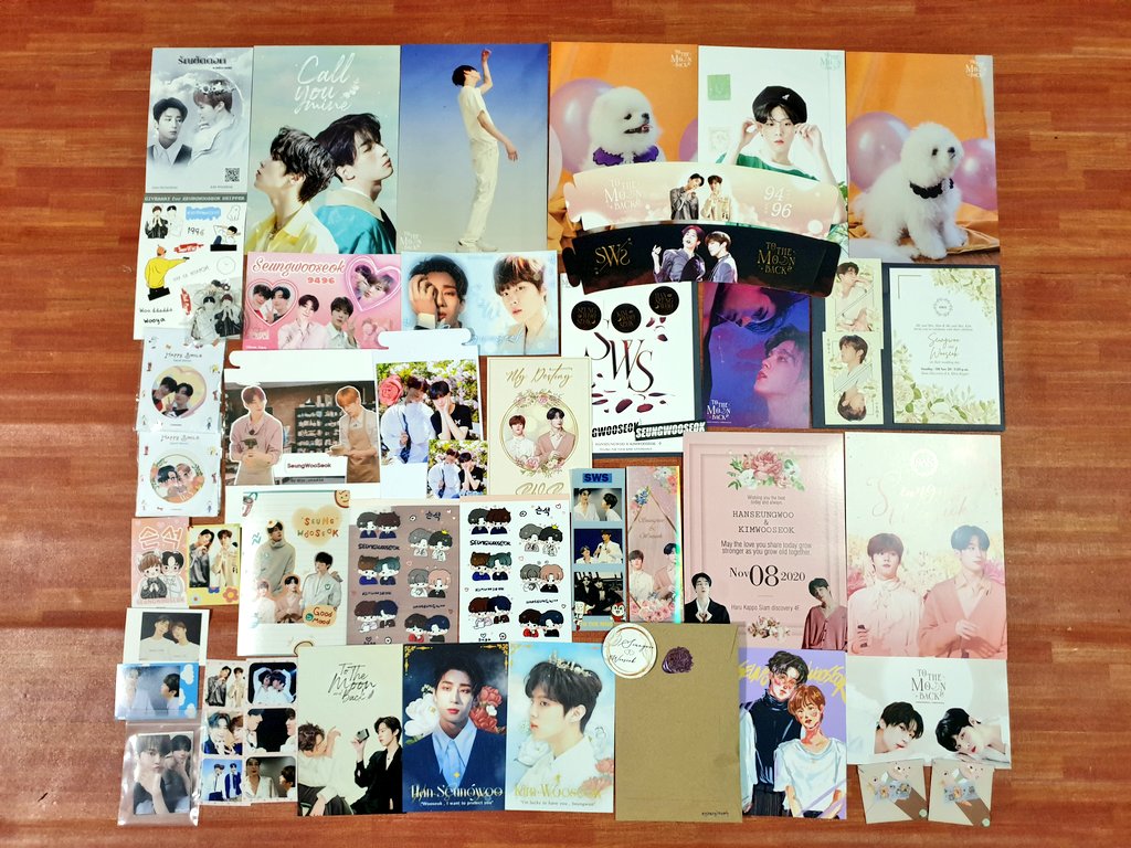 paow118's tweet photo. ❤ขอบคุณกอว.ของทุกคนเลยค่ะ จัดเฟ่ๆได้สวยงามสมพระเกียรติซึงอูซอกมากๆ แต่เหตุใด..สแตนดี้น้อลอุ๊ต้องไม่ใช่ของพี่ละคะ พี่อุตส่าวิ่งไปหาหนูเพราะคิดว่าเป็นชื่อพี่ สรุปออกเสียงเหมือนกันแต่คนละแอค พี่เสียใจนะคะ อุแง่😫 #ToTheMoonAndBackSWS https://t.co/TiE4auEF8U