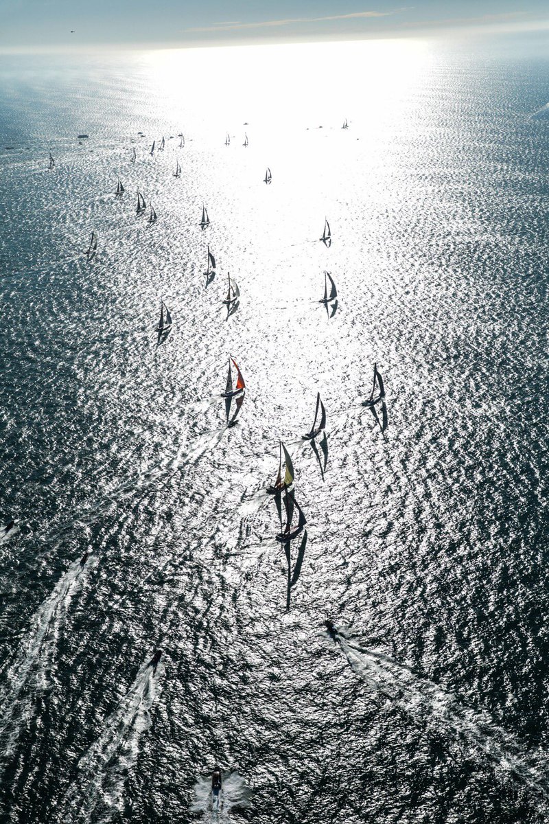 ThomasRuyant's tweet photo. Bon vent à @LinkedOut_VG et tous les skippers de ce @VendeeGlobe ! Faites nous rêver... #LaCourseAuChangement https://t.co/2UwmIzXIam