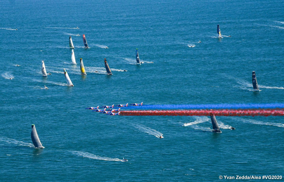 volodia's tweet photo. Bon et beau départ !
#VG2020 
© Jean-Louis Carli/Alea
© Yvan Zedda/Alea https://t.co/JRStKlggiI