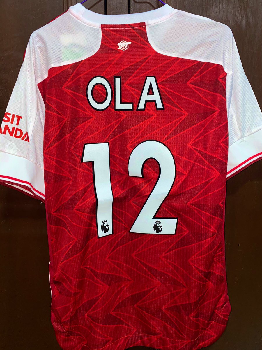 JerseyTrend's tweet photo. Player version Arsenal Kit available 
Dm to place orders https://t.co/Ja274lnAn1