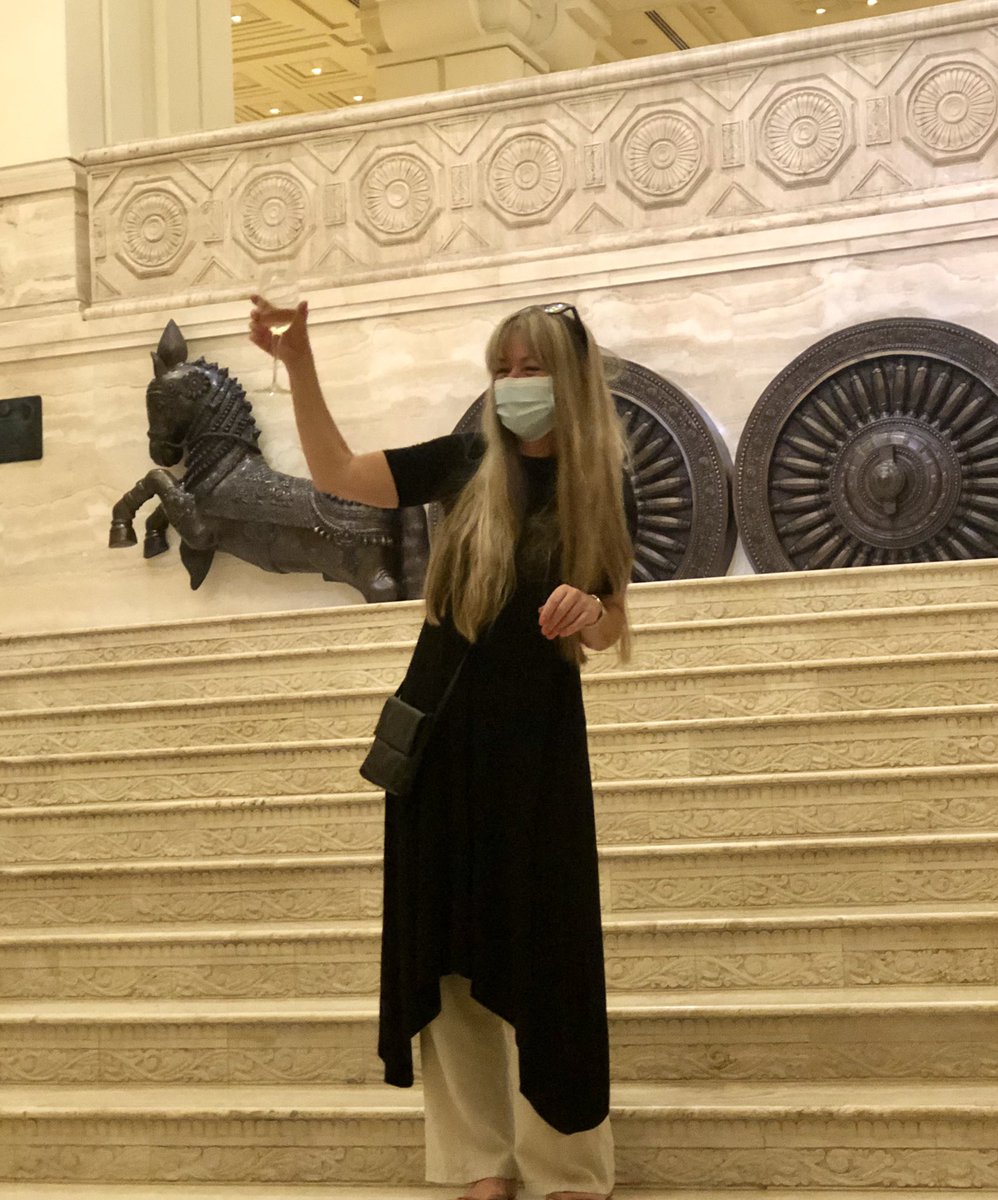 sally26snt's tweet photo. Making the most of it! 🍸 😷 
🇮🇳 
#appropriatelydressed https://t.co/VnZ0XJNfzJ