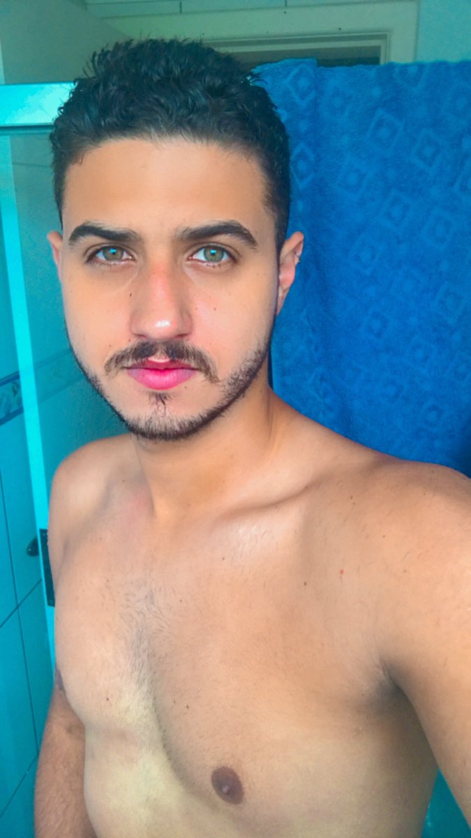 gritacristopher's tweet photo. vai que eu arranjo um namoradinho #CloseGayBlogBR https://t.co/53lfkRYqbh