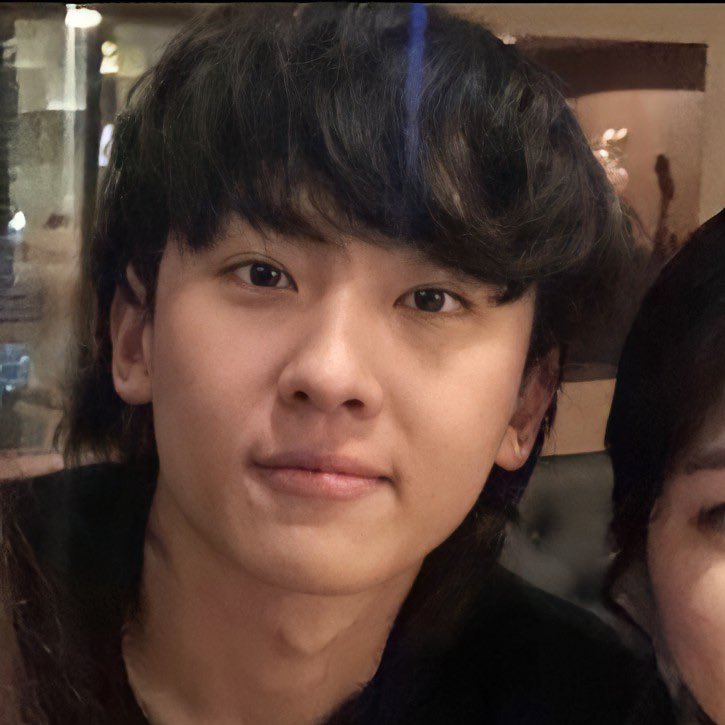 5udexx's tweet photo. 사진 찍을 때 입꼬리 꾹꾹 하는 건 누가 알려준거야😤😤 https://t.co/dcQRMiAJFe