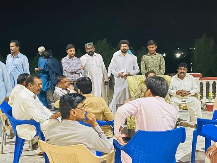 AhmeedJanjhi's tweet photo. مٹہی: نومبر 08  پاکستان پیپلز پارٹی ایم پی ای ارباب لطف اللہٰ صاحب ارباب ہائوش مٹہی میں عوام کے مسائل حل کرتے ہوئے🇱🇾✌️🇱🇾

@BBhuttoZardari @arbab_lutfullah @arbab_amanullah @arbab_inamullah https://t.co/X2ZMS4vqCO