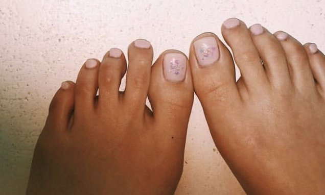 Ryochan29 玉城ティナさんの足指です 人差し指が長いな笑 T Co Xfgu7kcsv7 Twitter