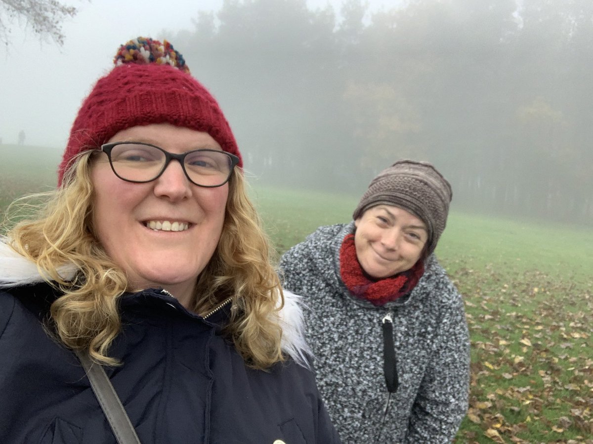 lanieb79's tweet photo. Socially distance walk around the park with @SWorldBramley as my the one other person to pay our respects on a foggy Sunday 🌺🌺 https://t.co/zq9ECWtnkc