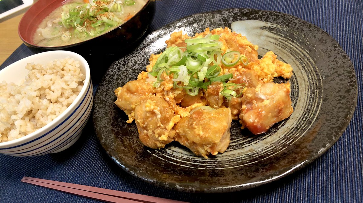 nuts_cooking's tweet photo. ガーリックスクランブルエッグケチャップチキンフリット絡めネギ

#Twitter家庭料理部 #料理好きな人と繋がりたい #おうちごはん #料理記録 #料理好き #晩ご飯 https://t.co/AS9geVZET6