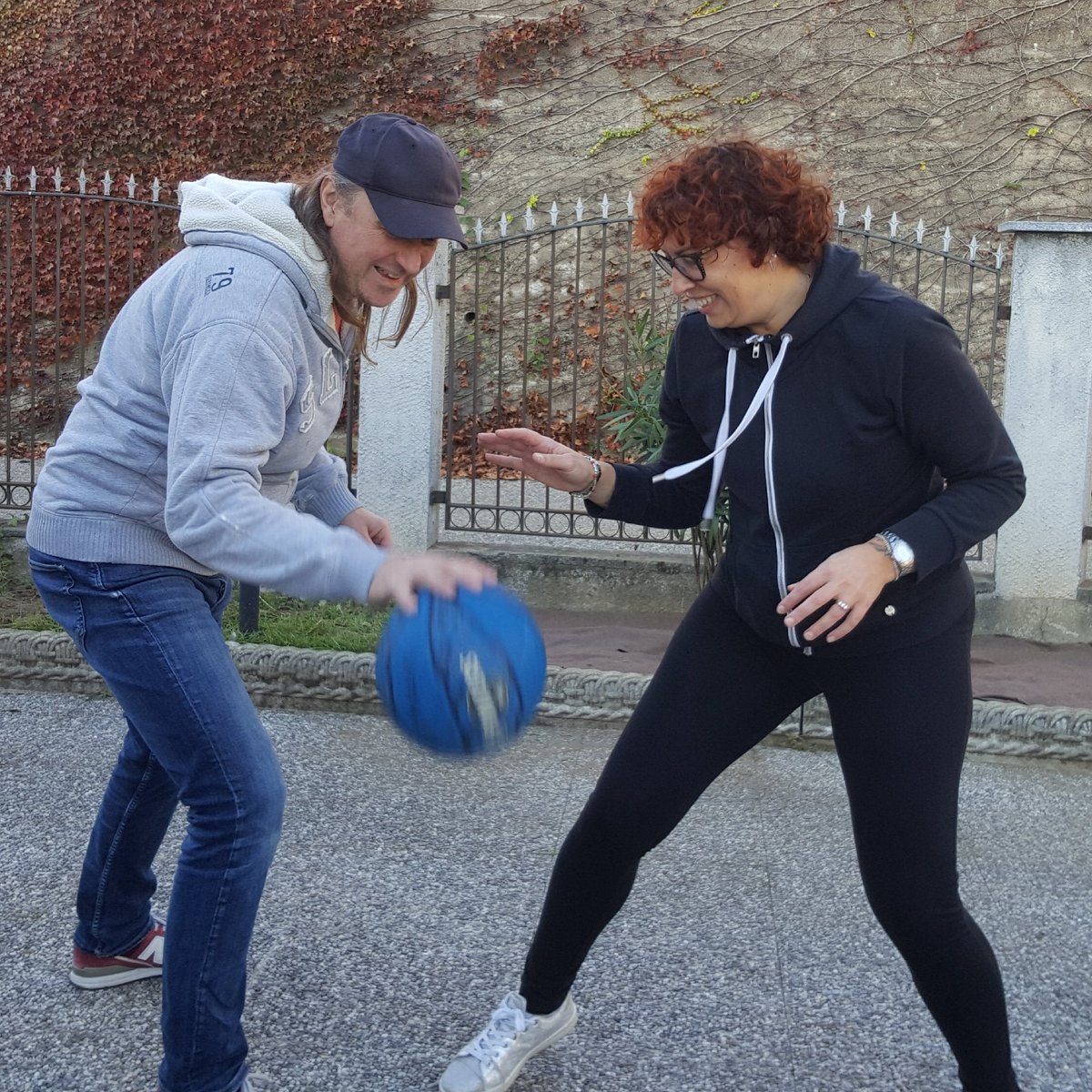 Happy  Sunday afternoon my friends!!Lockdown where we are living...🇮🇹Playing basket to fight this hard times!Be safe and be strong my friends!!❤