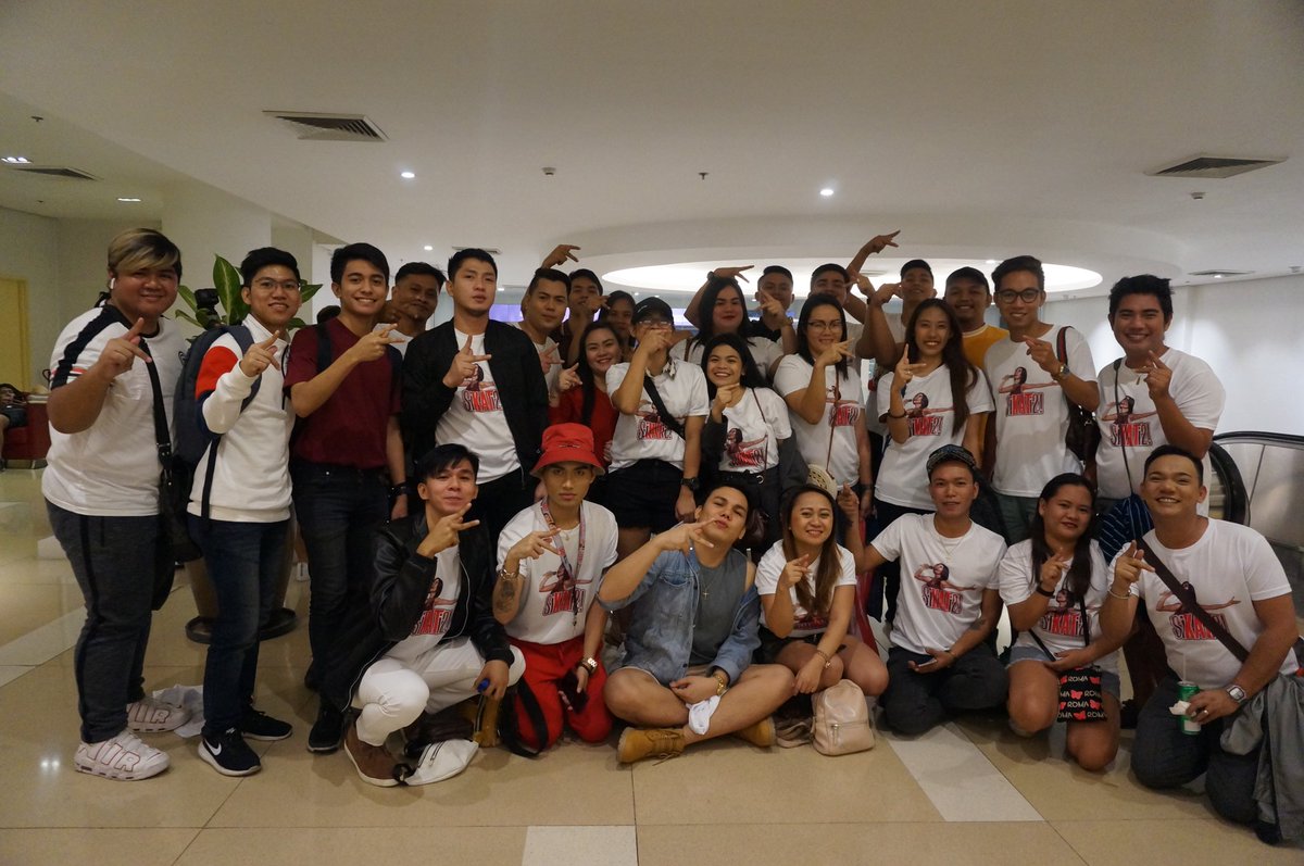 Katrinatics1's tweet photo. KATRINATICS ☝
@vivaliveinc @TV5manila @VivaArtists @IAmQritiko #KatrinaVONSTAGE #KatrinaVSiKATako https://t.co/IEtKha2Swr