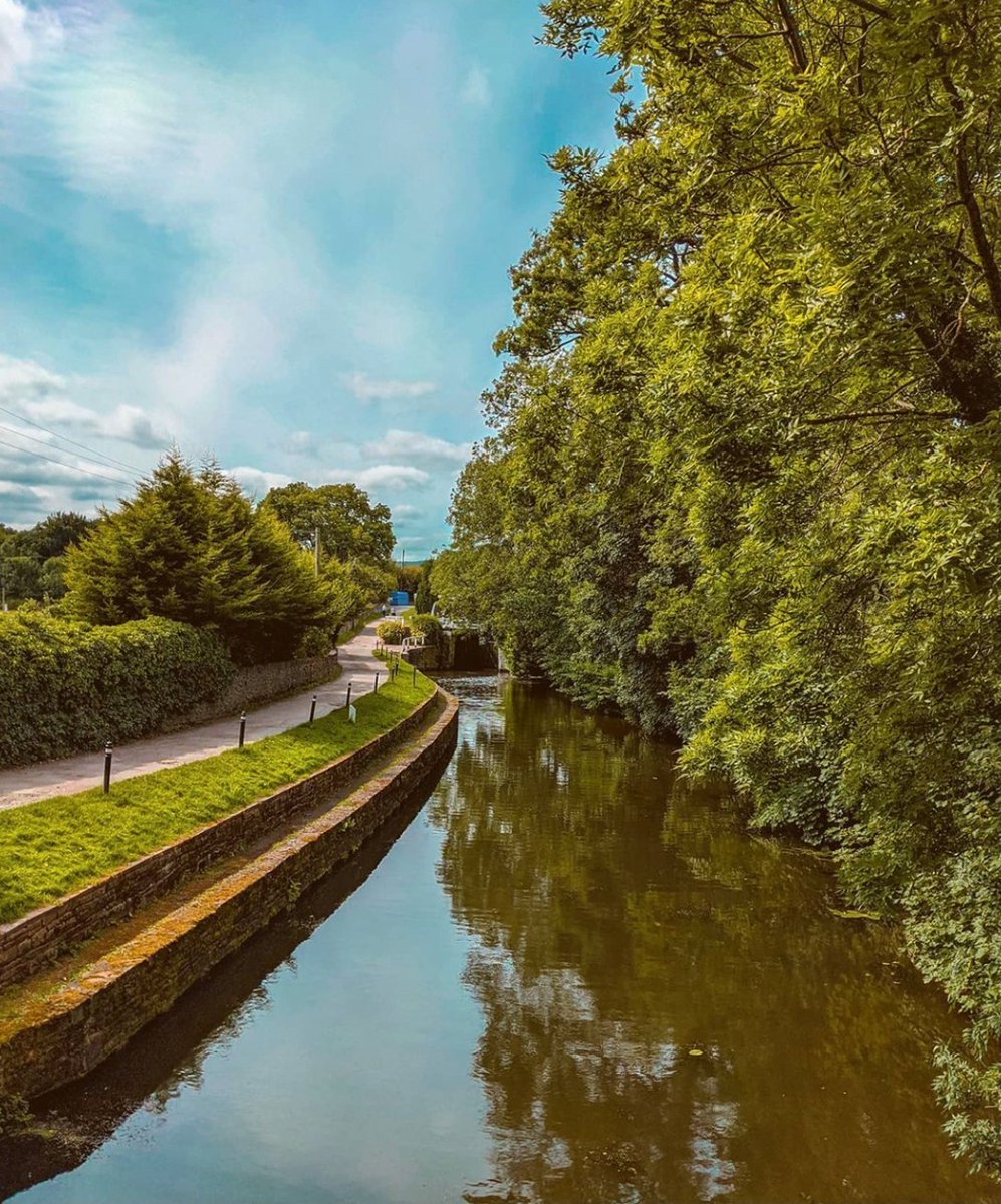 Welcome2Yorks's tweet photo. 📍Saltaire, Leeds and Liverpool Canal

Join @canalrivertrust's #plasticschallenge to keep our canals clean and plastic-free. If you're walking along the towpaths, why not multi-task with a spot of litter picking? Just be sure to use gloves and stay safe! 

(📸 IG/sajitha_travels) https://t.co/uINVsZzw2a