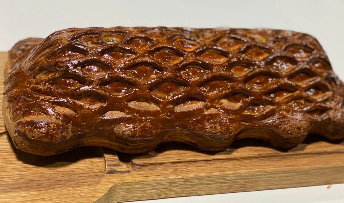 lmgastronomia's tweet photo. #Coulibiac de #salmón 
#estilo #Escoffier

#Terrina de #pollodepayes 
e #Hígadodepato con 
#Trufa

 #AlbertBoronatiMiro
#AmbassadeDeLlivia https://t.co/7zWcwBfhDU