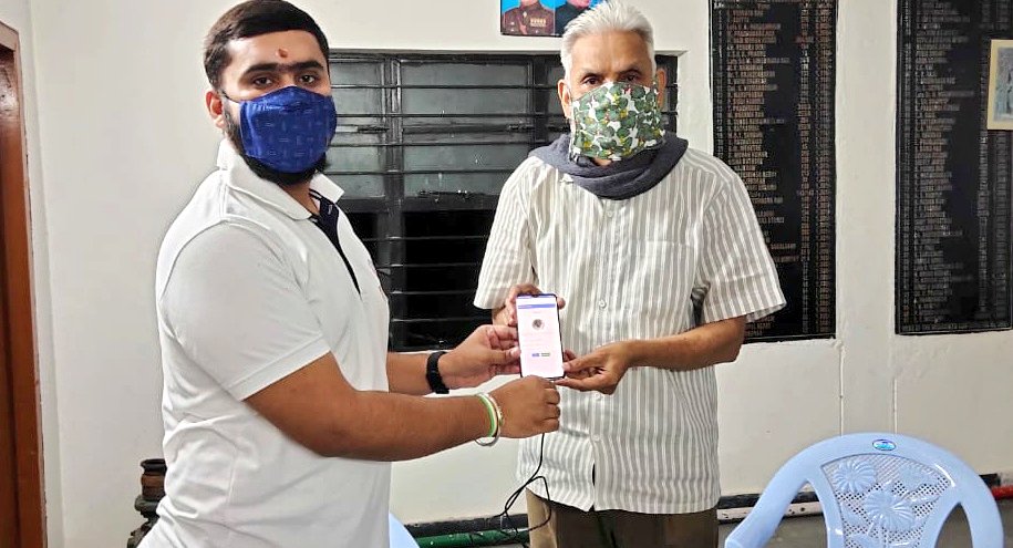 iamberagarwal's tweet photo. 8th November - 26
Total - 35
Today I organised a camp at my society's office. Received an overwhelming response from residents.
#JeevanPramaan is truly a blessing for the elderly! Thank you PM @narendramodi Ji 🙏🏾
@_DigitalIndia https://t.co/m32zSsHPba