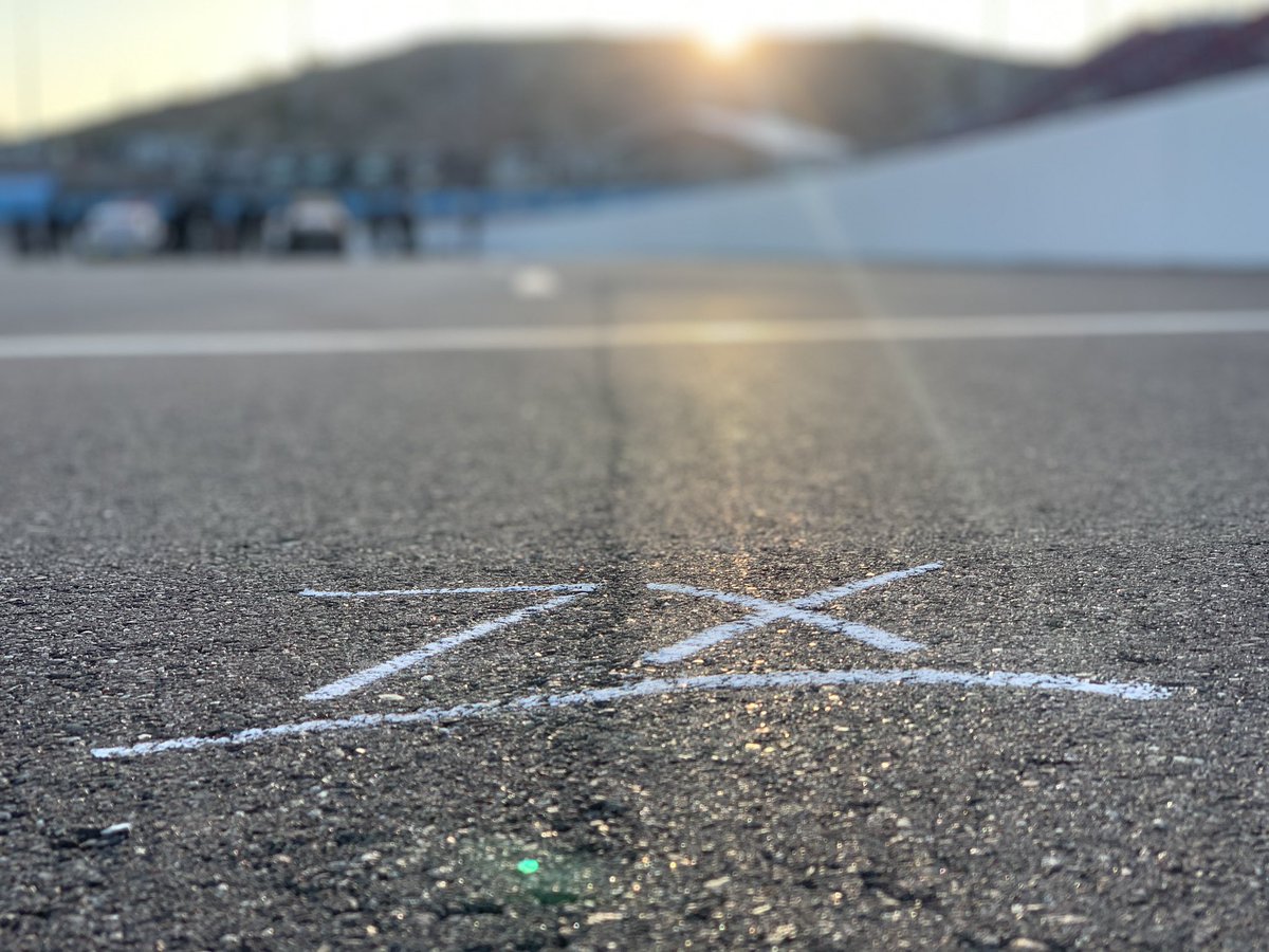 AndyVJeffers's tweet image. Some grid love 7X #OneFinalTime