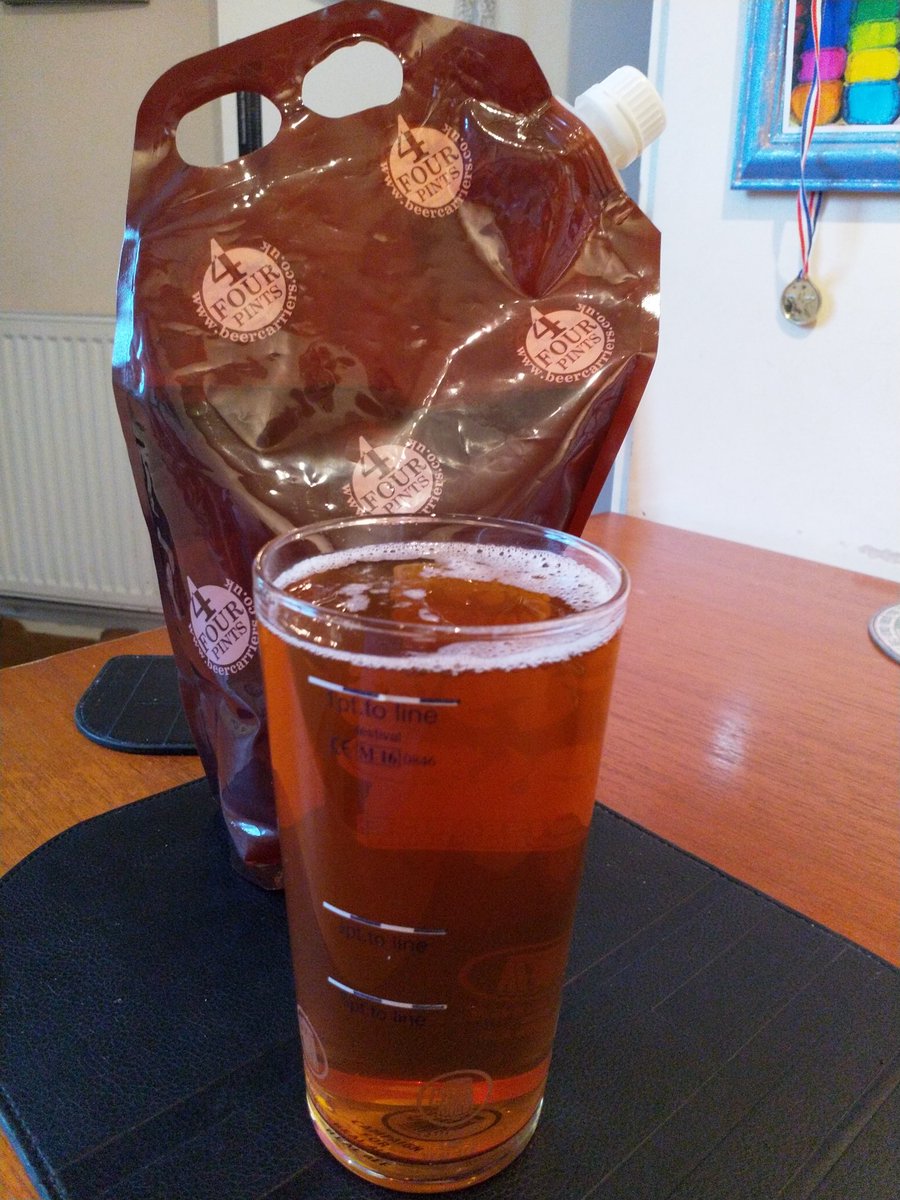 gillyinthepub's tweet image. Thanks to the Team at @_royaloak, Ockbrook for the takeaway service! I was able to ring in advance, on Friday, and collect today Sunday Lunch and 4 pints of live beer. I've got a 4.2% Hoppy Potter &amp;amp; The Goblet of Ale by @ScribblersAles lovely and fresh. Thanks Xx