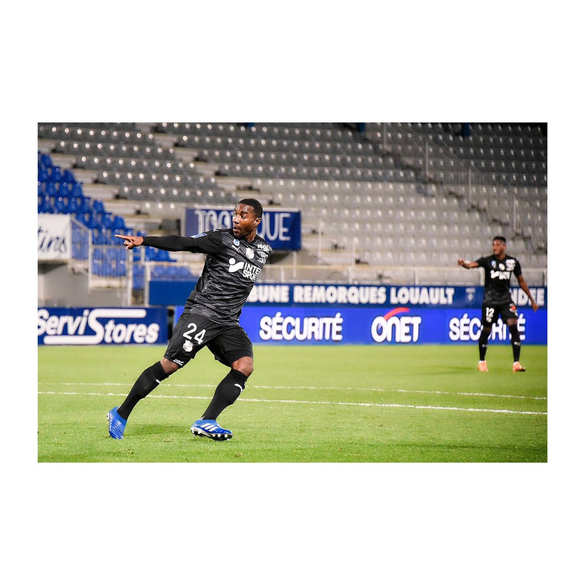 timite_cheick's tweet photo. Le combat continue ⚔️⚔️🛡 https://t.co/5PrlvwpD5g
