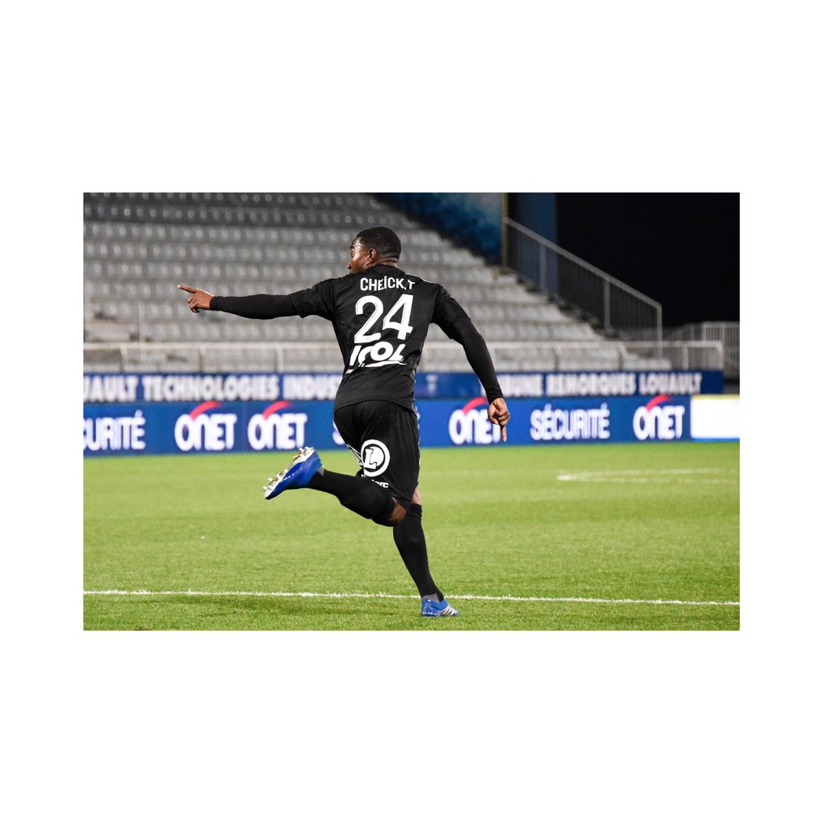 timite_cheick's tweet photo. Le combat continue ⚔️⚔️🛡 https://t.co/5PrlvwpD5g