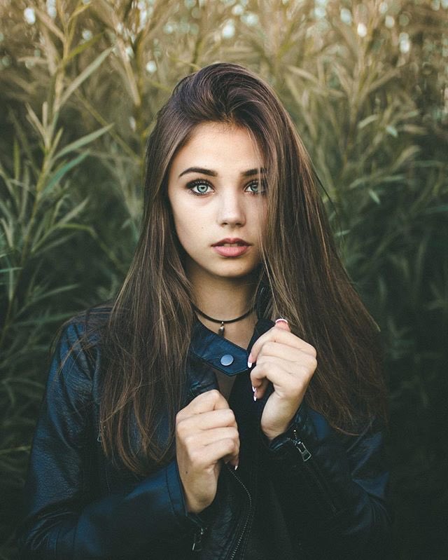 BrunetteDiva101's tweet photo. Tag @BrunetteDiva101 or PM us on FB to be featured! #brunettes_girls
#DarkAndLovelyLocks #BrownieLocks #BrunetteHair #Brunette #Brunettes #ChocolateHair #HairPerfect #HairStyle #DarkPorcelainGirl #EuropeanGirl #BrunetteGirls #Cute #MyDarkPorcelainIsBeautiful #FemaleBeauty ๐ https://t.co/fx5Cm4OfaR