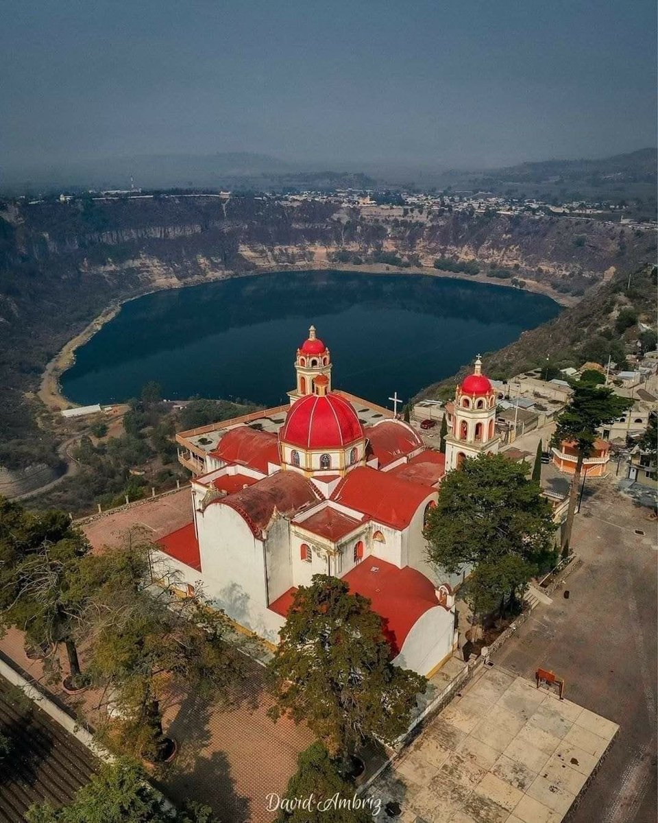 MexicoEnRuta's tweet photo. Incomparable vista de la Laguna de Aljojuca en #Puebla #MexicoEnRuta 

📷 dav1dambriz https://t.co/yyo4NjKLpe