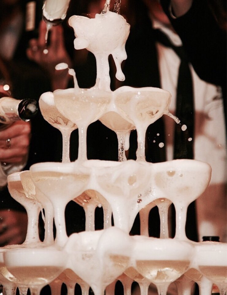 ESTHESTIQUE's tweet photo. New year vibes. https://t.co/i2IlwdeXqg
