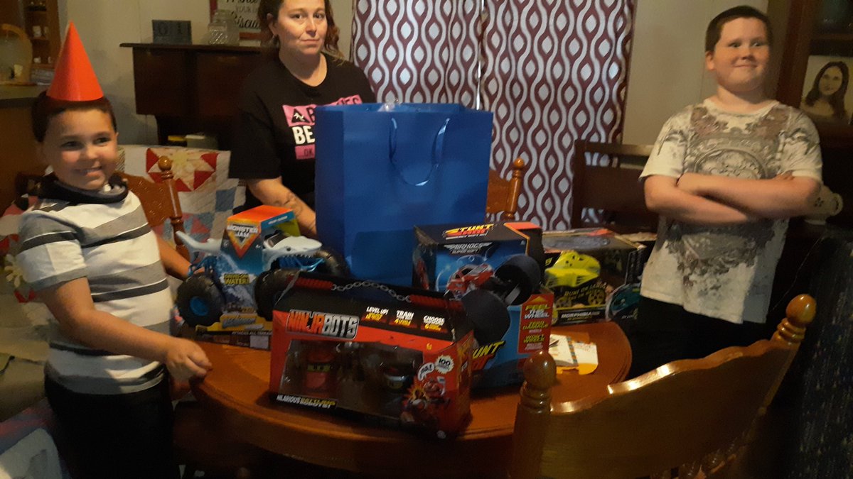 MrsTanyaKirk's tweet photo. What a playful + funtastic time we all had during my @Tryazon +
@SpinMaster RC Play Time Party featuring 3 #SpinMaster toys. The kiddos were super excited and couldn't decide which to play with 1st!
#MonsterJam #SpinMasterMonsterJam #MegalodonStorm #NinjaBots #AirHogs #StuntShot https://t.co/ogdPsUZiQp