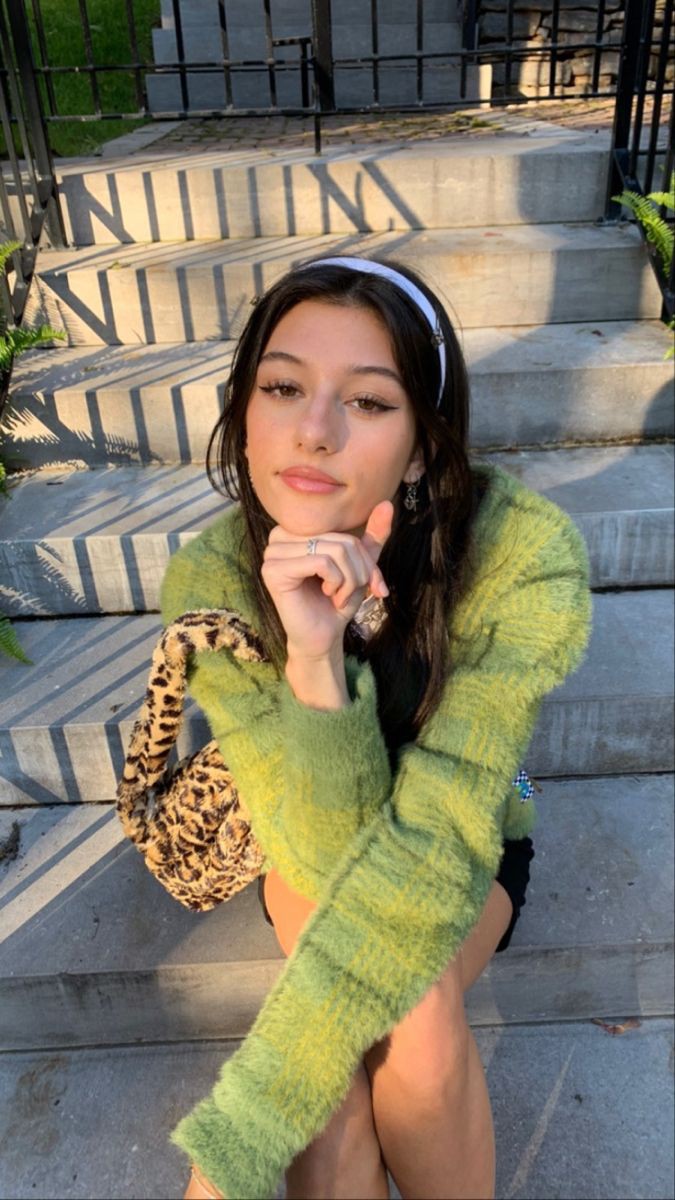 Hi, I'm Renee. I need new friends here, so i'm doing #openfollow for western roleplayers only. Kindly, help me to find a new friends by click retweet button and don't forget to give me a followback, alright? 🥺 Thx.