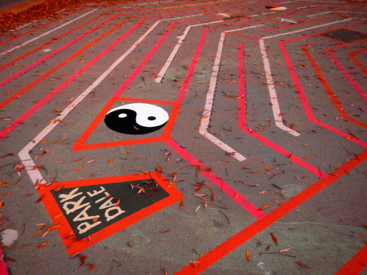 LabyrinthsDOTca's tweet image. 22 Lane Octagon Labyrinth

Taijitu / Yin-Yang Symbol☯️

+ &quot; Parkdale &quot;

Painted in canvas spaces included in my Labyrinth Design,

All Finished !

Happy Labyrinth Walking Toronto !

Labyrinths.ca

Budapest Park ~ Sunnyside Beach ~ Toronto

| #Labyrinths🍥#LabyrinthArt🎨