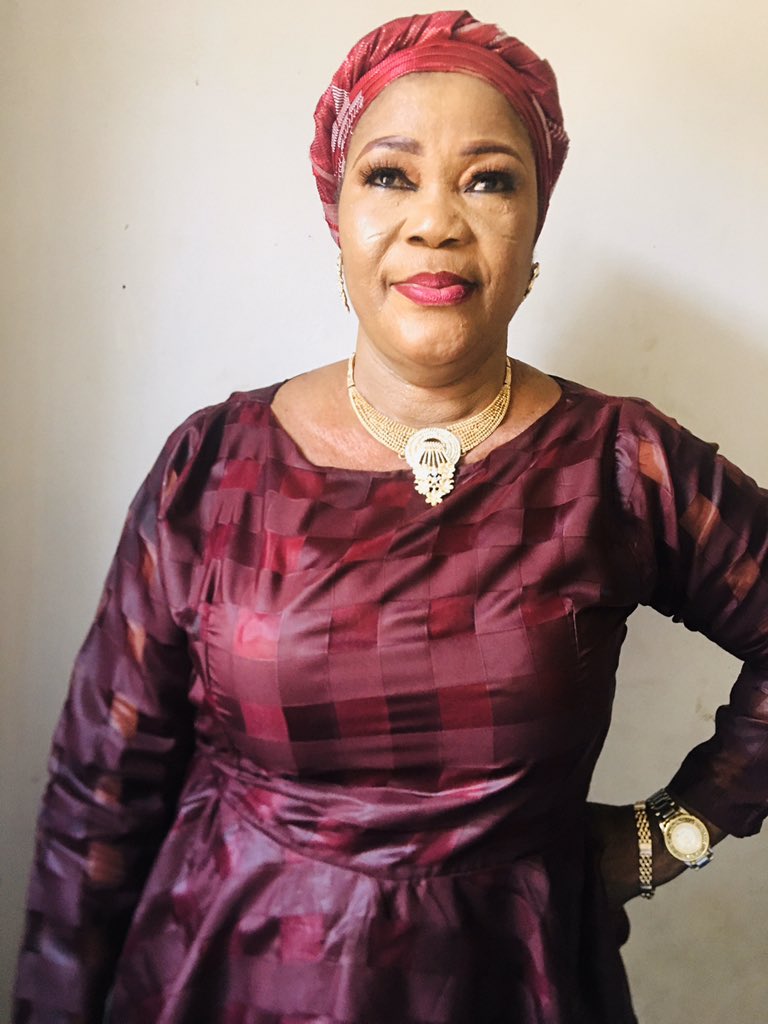 JerryAdeyeri's tweet photo. A Mother that resembles her son rocks! 😌😌🥺. And yes, na she resemble me😎 #Mother #maami https://t.co/Ae8zbxGcXa