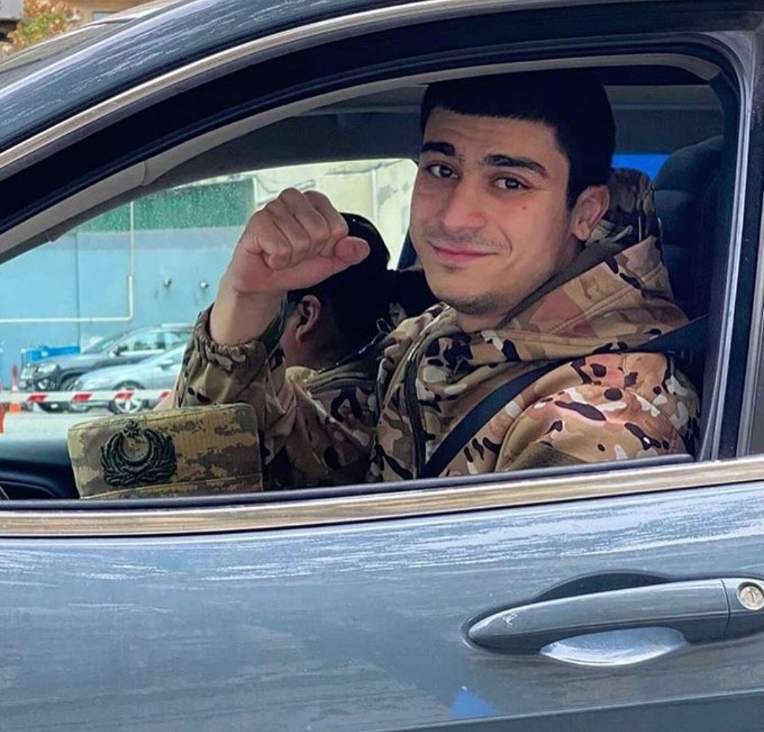 AreefAxundov's tweet photo. O, indi kədəri və sevinci eyni anda yaşayanlardandı.. 🇦🇿 https://t.co/DIIxrkjSGw