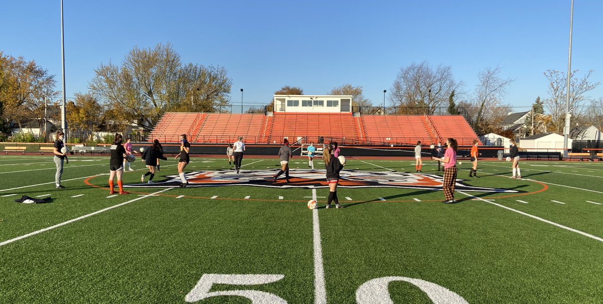 amherstwsoc's tweet photo. IT’S SECTIONAL GAME DAY EVE‼️You know that means @Salsaritas !!🌮 Had a great practice this morning then fueled up for #bluepatchszn⚽️ We play Pioneer tomorrow at 5 at home for the A2 quarterfinals!! #onetiger #cantstopthosemaskedladytigers #pleasesponsorusthisyear https://t.co/fT6f2R7ORc