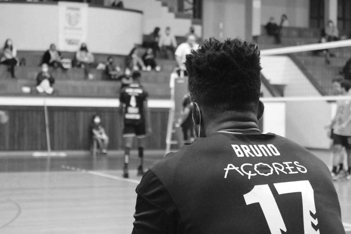 fontebastardo's tweet photo. 📸 Momentos da partida de ontem frente ao SC Espinho
#SomosAJFB #AJFBSM #ajfb #voleibol #voleibolacores https://t.co/7BLgVVHNGv