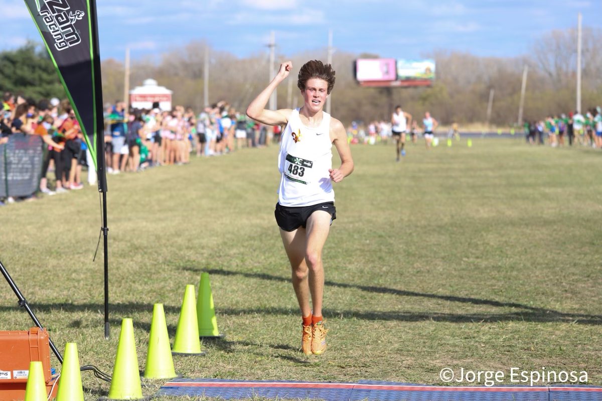 The overall boys #ShaZamChamps20 champion is Luke Schildmeyer “speed Meyer” of ⁦<a href="/SAINTSrun/">STCE BOYS XC/TRACK</a>⁩ in 15:33/5k ⁦<a href="/milesplit/">MileSplit US</a>⁩