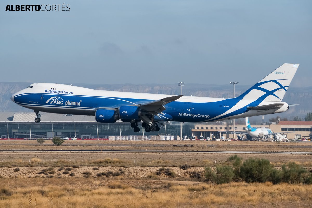 Así aterrizaba este Air Bridge Cargo esta mañana, poco después de despejarse la niebla. Se pueden ver los vórtices en las alas, algo muy común en días de niebla 😍
..
<a href="/zazAirport/">Aeropuerto de Zaragoza</a> <a href="/marcosdiazg/">Marcos Diaz</a> <a href="/CherryShey_/">𝚂𝚑𝚎𝚒 🐼</a> <a href="/chesalagon/">Ches💙🤍</a> <a href="/nestorlaorden/">Nestor La Orden</a> @DocoleSpotting <a href="/aerogrelo/">Aerogrelo</a>