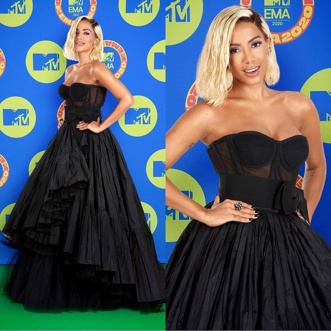 Anitta's tweet image. For @mtvema  on my @dolcegabbana  😍