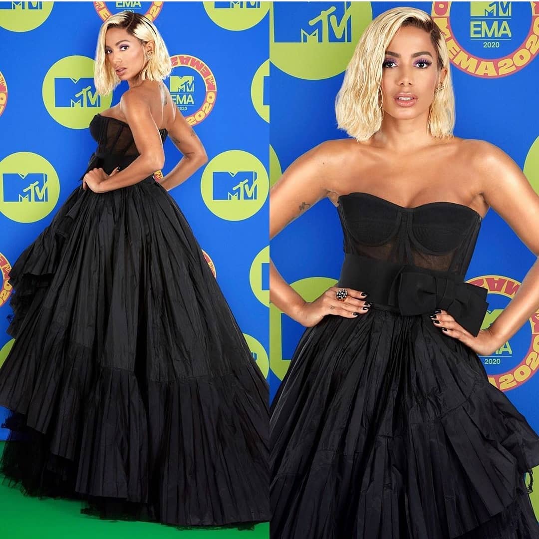 Anitta's tweet image. For @mtvema  on my @dolcegabbana  😍