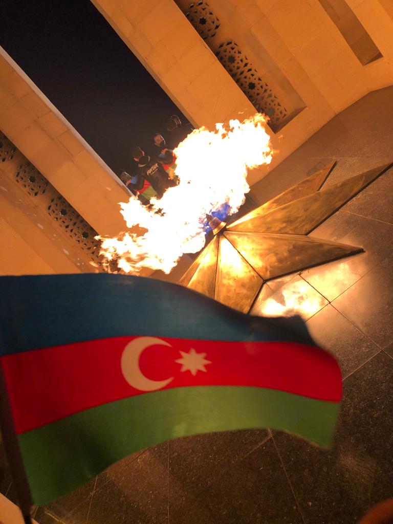 Bayraq günü münasibətiylə bütün xalqımızı təbrik edirəm❤Daim bayrağımız yüksəklərdə dalğalansın, Allah əsgərlərimizi qorusun🙏❤ Neçə gözəl zəfərlərə həmişə birgə💪❤🇦🇿 Necə deyərlər:
Bayraq mənliyimdir, bayraq kimliyim
Bayraq öz yurduma,öz hakimliyim🇦🇿❤ #QarabagAzerbaycandir