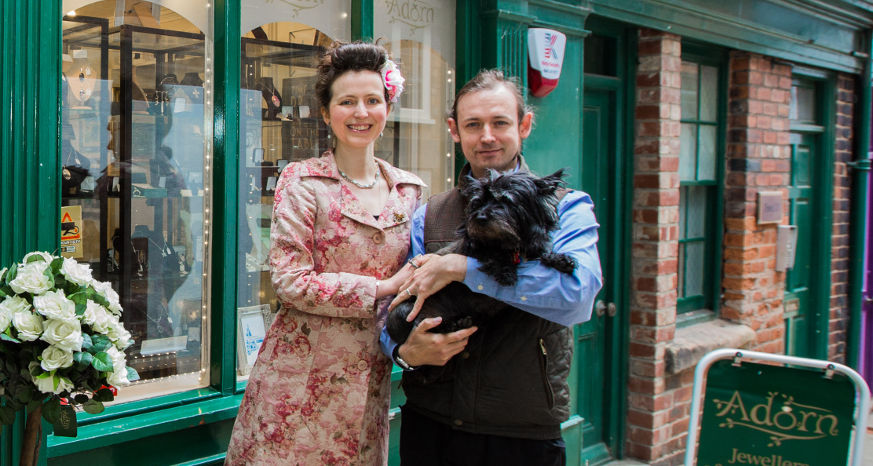 chesterfielduk's tweet photo. Join Laura Jo, from Adorn Jewellers Chesterfield every Friday at 7pm for previews of their new jewellery plus your chance to ask Laura Jo any questions you may have!
Find out more here - https://t.co/14oTALSdmu #chestefieldevents #jewellery @AdornShambles https://t.co/AZvxZmT5tG