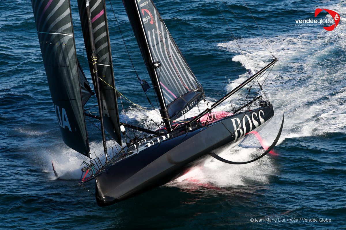 VendeeGlobe's tweet photo. Revivez en photos avec nous le départ du Vendée Globe 2020 ! Le départ en mer est le moment qui concrétise des années de travail ⛵ https://t.co/c6ipU7IERi