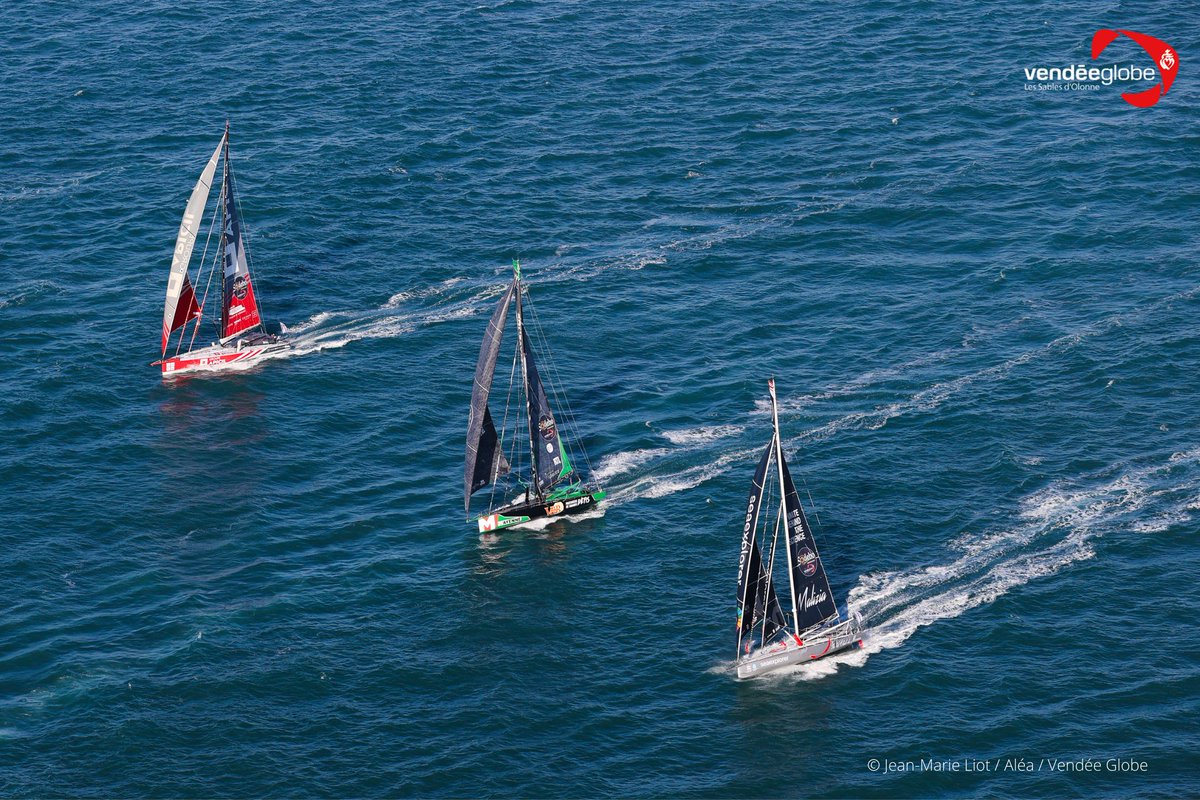 VendeeGlobe's tweet photo. Revivez en photos avec nous le départ du Vendée Globe 2020 ! Le départ en mer est le moment qui concrétise des années de travail ⛵ https://t.co/c6ipU7IERi
