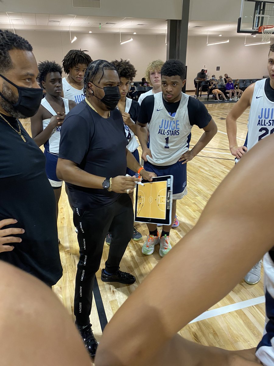 Coach_Rick57's tweet photo. This @juice_nc 10th grade just continues to improve and get better. Playing for #PhenomJamboreeBash championship. Coach Black giving instructions during time out https://t.co/3XrRpTQQig