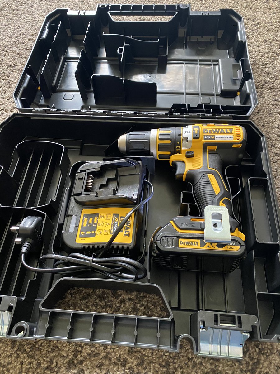 GrahamLawn's tweet image. Nice! That’s some tough drill buts right there. The PERFECT thing to go with my snazzy new drill.☺️  #JTNTools #DewaltUK #ToughTools