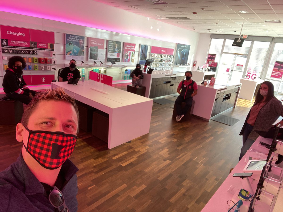 BlueShirtAllDay's tweet photo. @TMobile has been #relentlessly building the #biggest and #best #5G #jznetwork for it’s #amazing #customers as well as launching #TVision! The Quarry #TMobile would love to assist you #today! #uncable #uncarrier #1 @MikeSievert @JonFreier @SteveLessor @daneandreasen @RJGomezIII https://t.co/rRRpz2bHOe