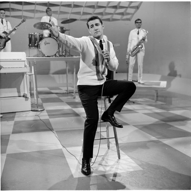 We’re saddened by the news of Alex Trebek passing away earlier today. He is a true Canadian icon, always and forever, and will be sorely missed. Our deepest condolences to his family and friends. 🕊