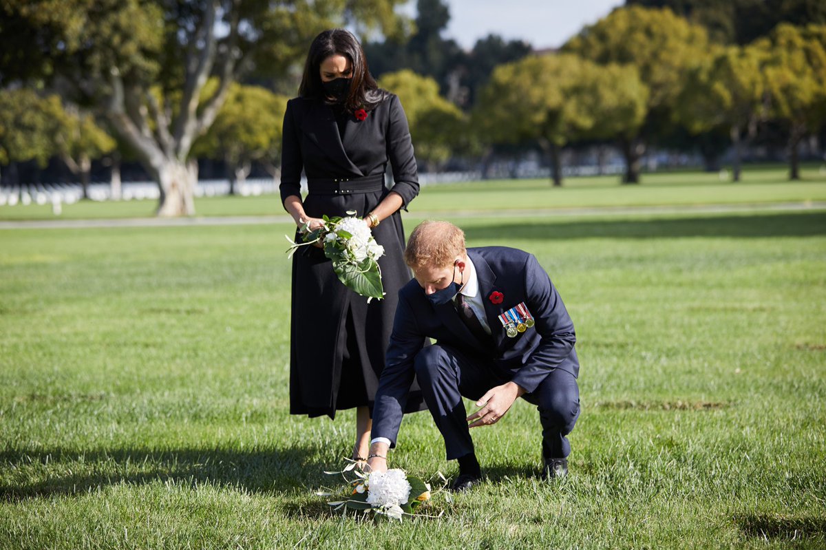 scobie's tweet photo. In honour of #RemembranceSunday, the Sussexes privately visited the Los Angeles National Cemetery earlier today. The couple laid flowers picked from their garden at the gravesites of two Commonwealth soldiers, one who served in the @AusAirForce and one from the @cdnartillery. https://t.co/h3YbGoOAh1