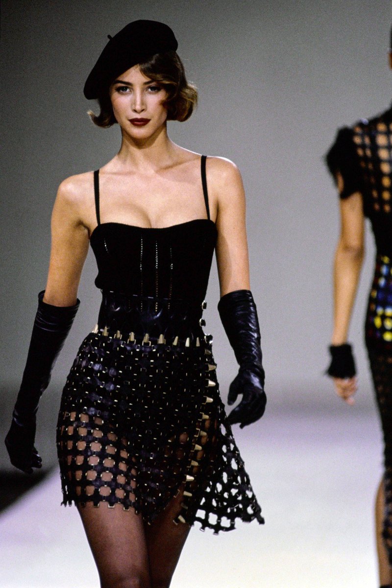 fentyfairies's tweet photo. christy turlington https://t.co/w731kYOGMq