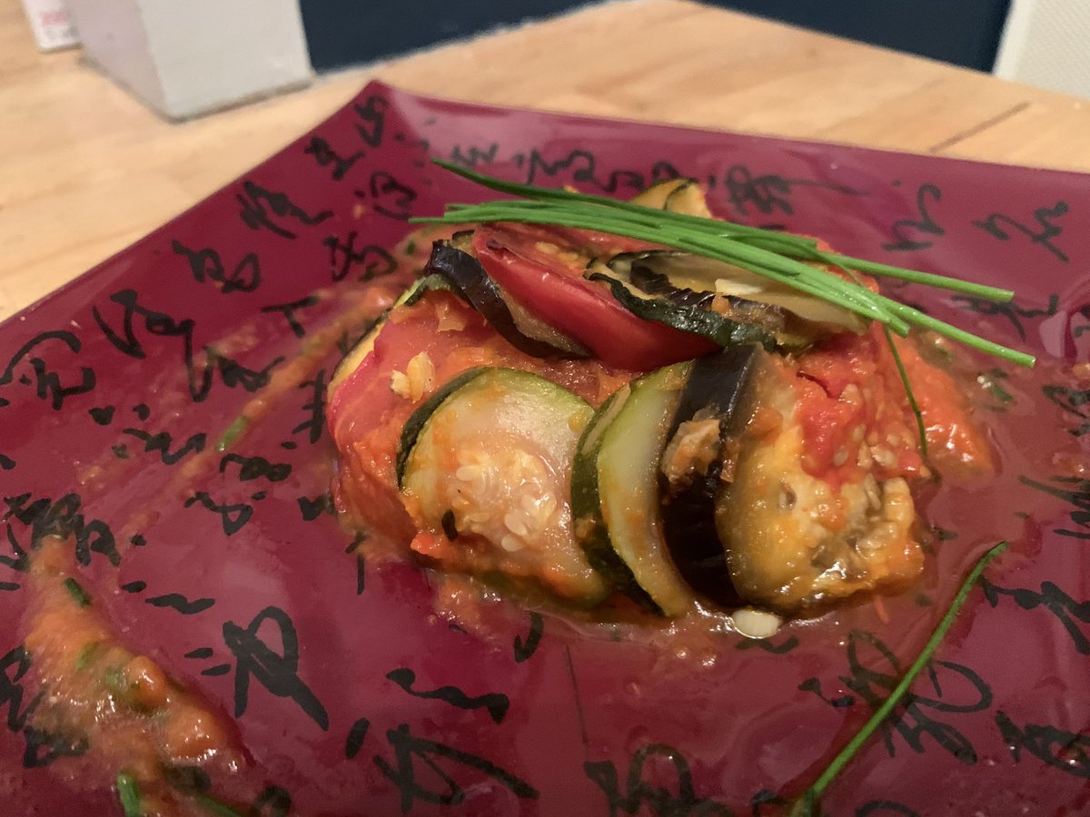 riskattitude's tweet photo. @MCHARELOTTEM  la@meilleure ratatouille jamais mangé ! Extraordinaire https://t.co/2kh0JUvkUa